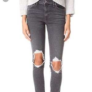Levi’s 721 high rise skinny jeans size 28